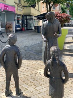 Figuren von Hänsel und Gretel in Höxter
